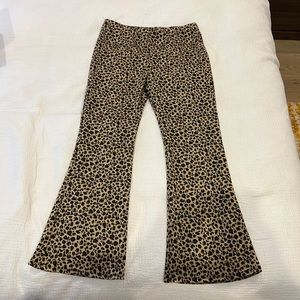 Crop flare cheetah pants size M